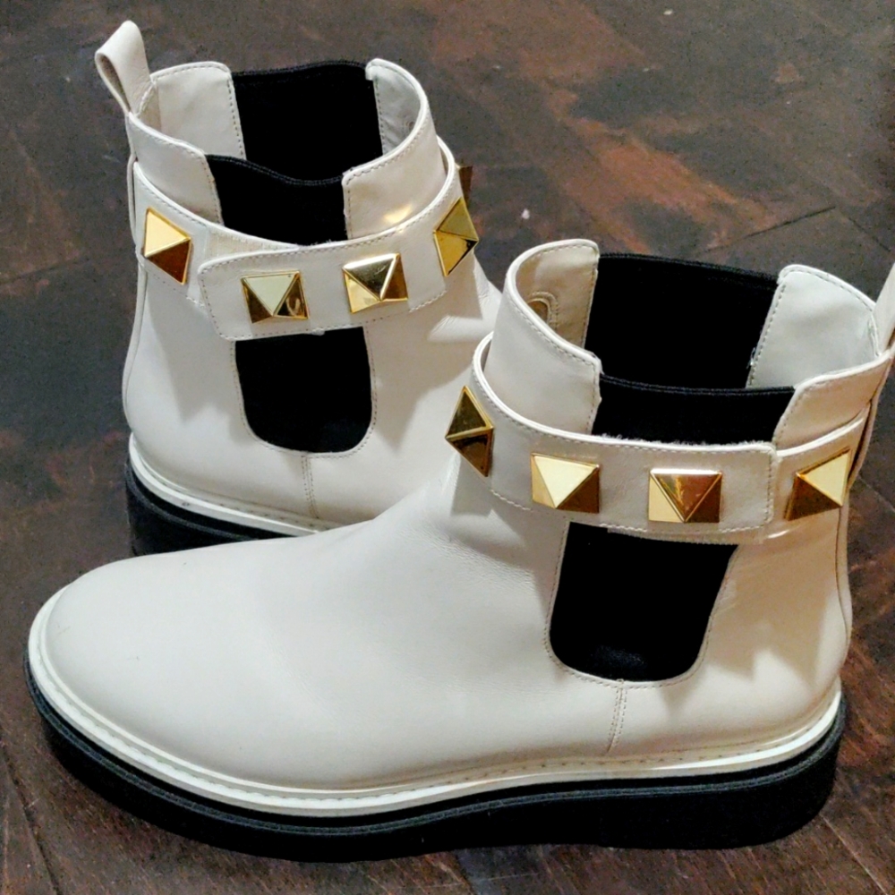MICHAEL Kors Stark Pyramid Studs Chelsea Booties Size 10